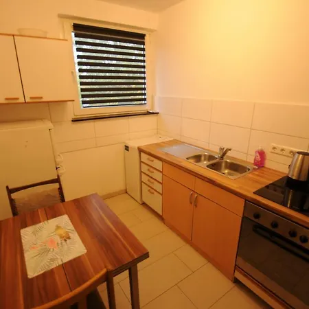 Messezimmer Laatzen ホームステイ