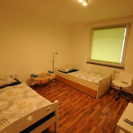 ホームステイ Messezimmer Laatzen