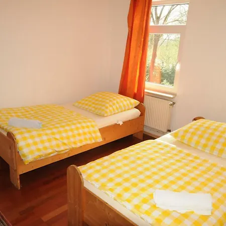 ホームステイ Messezimmer Laatzen